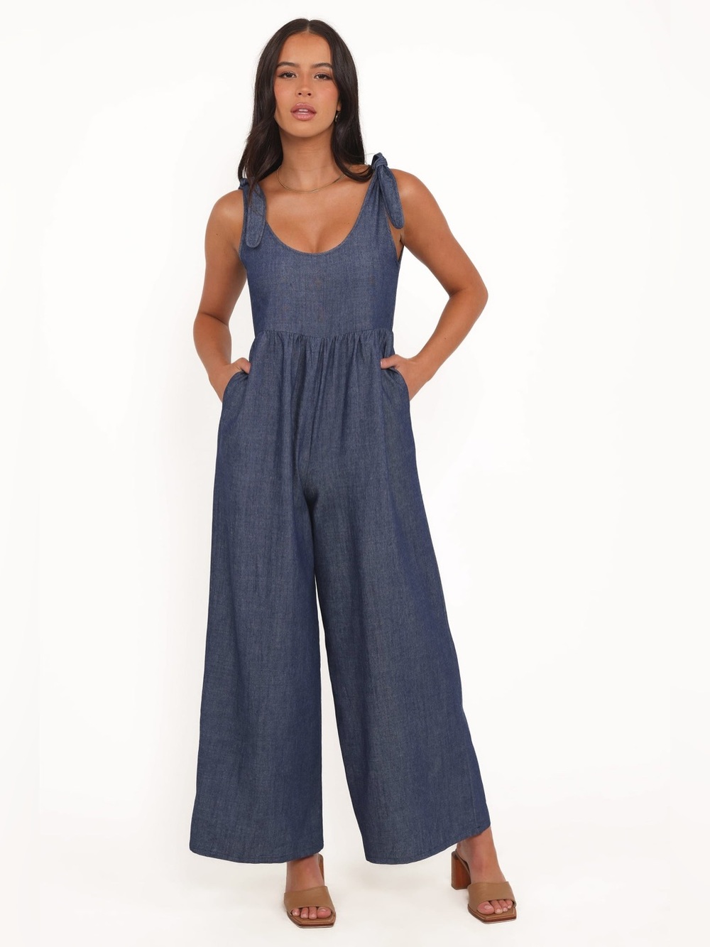 Petal & Pup Ayla Chambray Jumpsuit Size Medium Blue